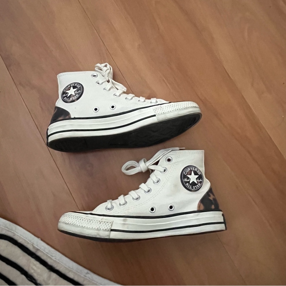 Women’s Size 5 Converse High Top Chuck Taylor All Star Tortoise